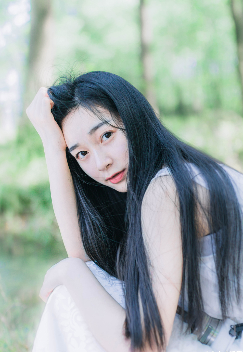 “放开我！”刘璝狠狠地挣了几下，没挣开，不由怒视孟达道：“子度，如今成都已破，你何必还要委曲求全，为这昏庸无能之人说话。”